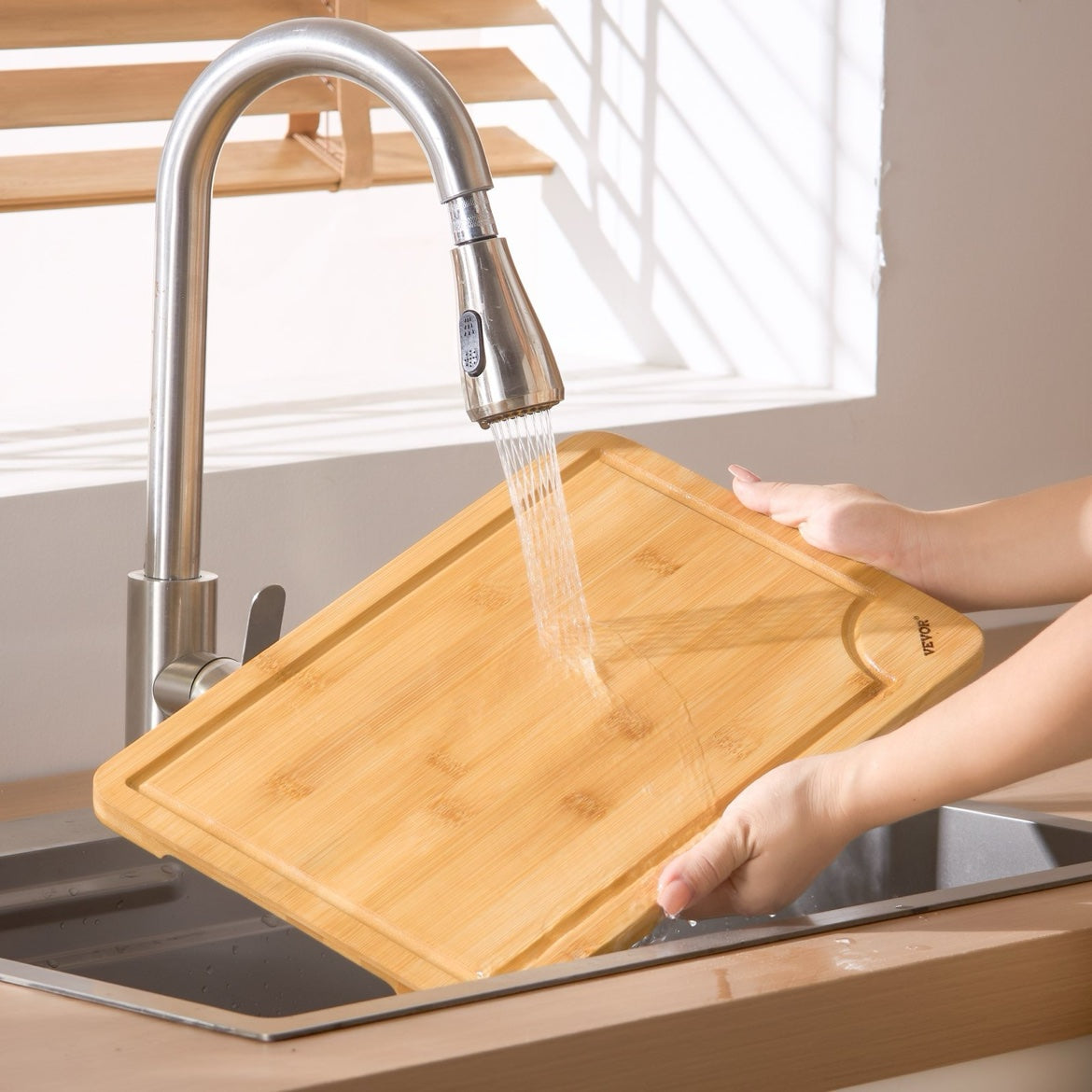 Bamboo cutting board easy to wash